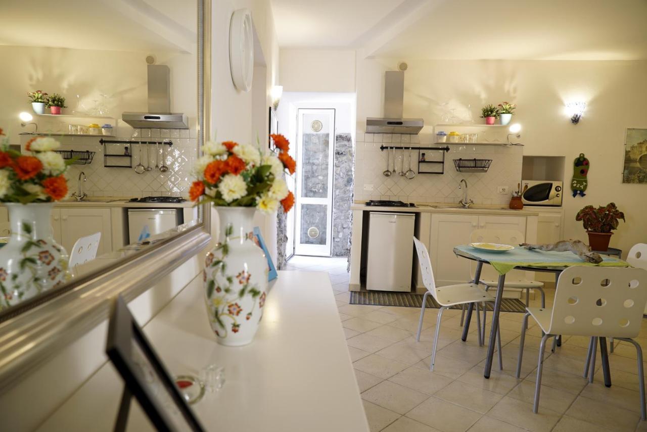 Casa Vacanze Irene Scalea Eksteriør billede